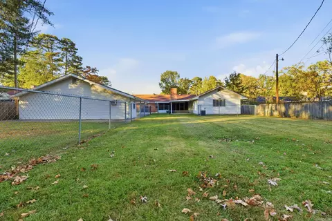 Exterior - 2002 W 42nd Ave, Pine Bluff, AR 71603 photo 8 of 11