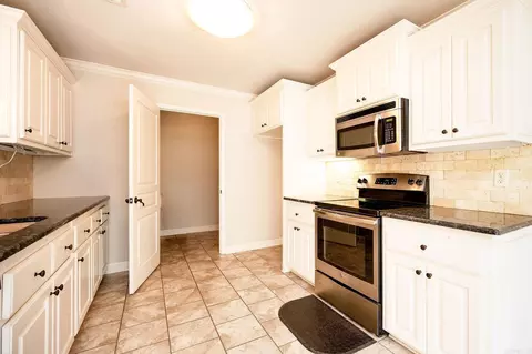 Kitchen - 206 Sierra Cv, Austin, AR 72007 photo 3 of 4