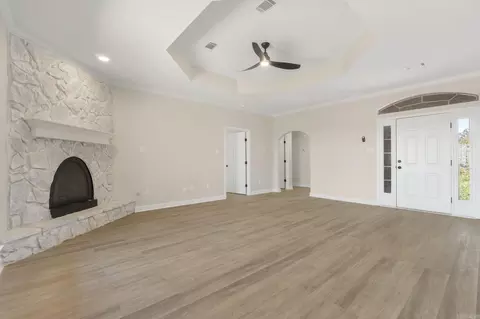 Living - 38 Windwood Loop, Conway, AR 72034 photo 4 of 10