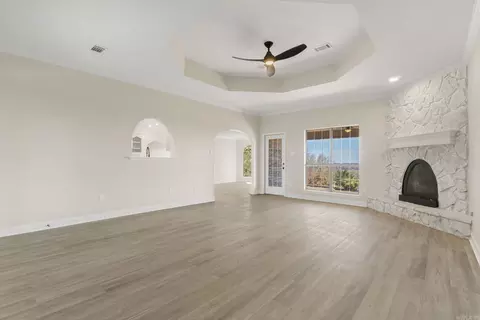 Living - 38 Windwood Loop, Conway, AR 72034 photo 3 of 10