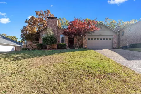 14700 Woodcreek Dr, Little Rock, AR 72211