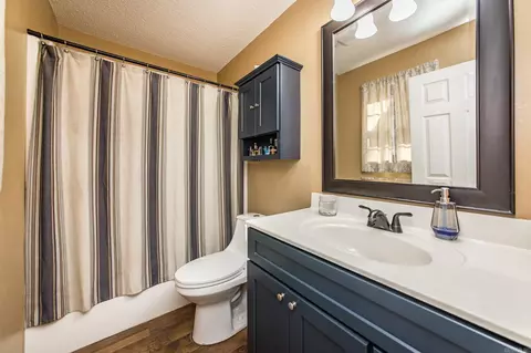 Bath - 22 Primrose Ln, Greenbrier, AR 72058 photo 1 of 3