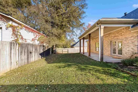 Exterior - 6121 Westminster, Benton, AR 72019 photo 6 of 12