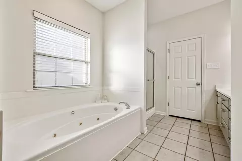 Bath - 6121 Westminster, Benton, AR 72019 photo 4 of 7