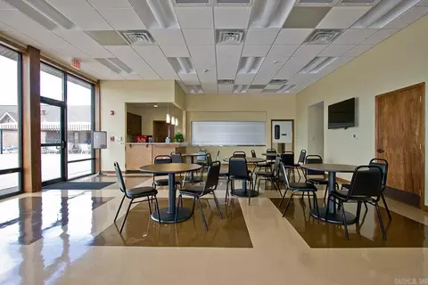 Dining - 6121 Westminster, Benton, AR 72019 photo 3 of 3