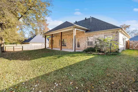 Exterior - 6121 Westminster, Benton, AR 72019 photo 5 of 12