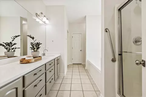 Bath - 6121 Westminster, Benton, AR 72019 photo 2 of 7