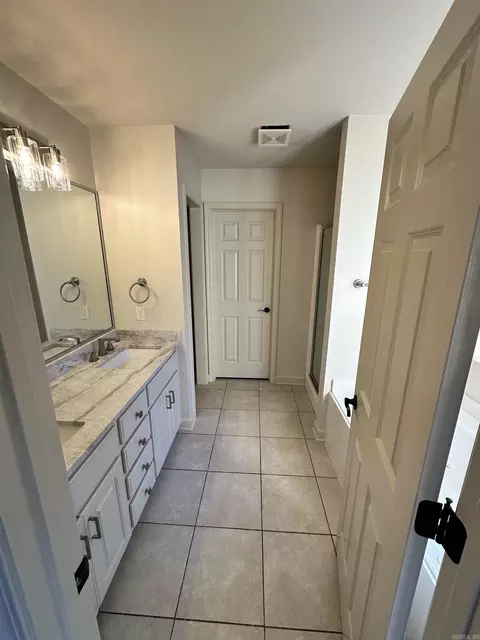 Bath - 211 Hidden Meadows Dr, Benton, AR 72015 photo 3 of 3