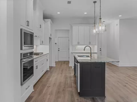 Kitchen - 122 Harmony Vlg, Haskell, AR 72015 photo 8 of 8