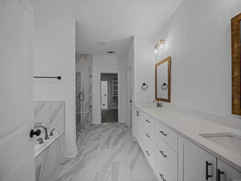 Bath - 122 Harmony Vlg, Haskell, AR 72015 photo 4 of 10