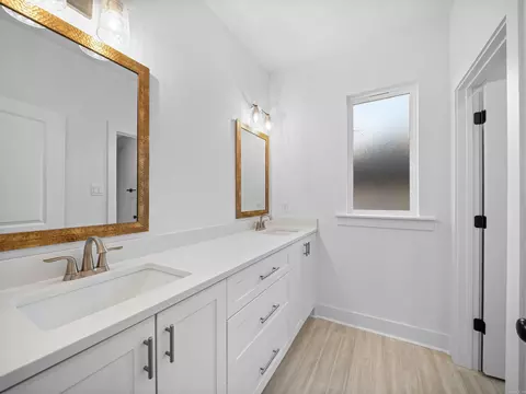 Bath - 122 Harmony Vlg, Haskell, AR 72015 photo 5 of 10