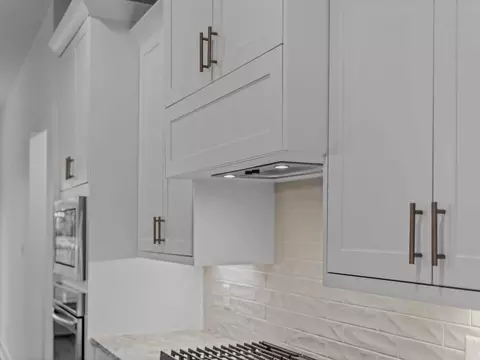 Kitchen - 122 Harmony Vlg, Haskell, AR 72015 photo 5 of 8