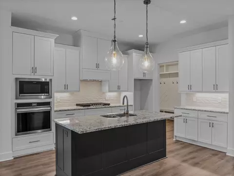 Kitchen - 122 Harmony Vlg, Haskell, AR 72015 photo 3 of 8