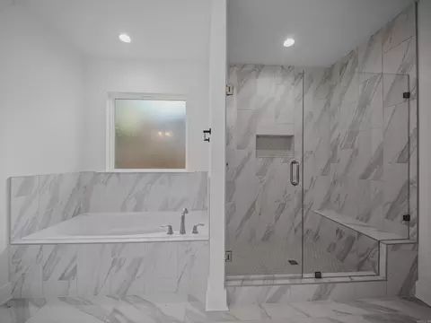 Bath - 122 Harmony Vlg, Haskell, AR 72015 photo 3 of 10