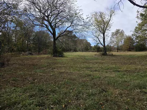 270 E Maxville Rd, Cave City, AR 72521
