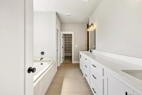Entry Way - 9714 Gunter Loop, Benton, AR 72019 photo 3 of 4