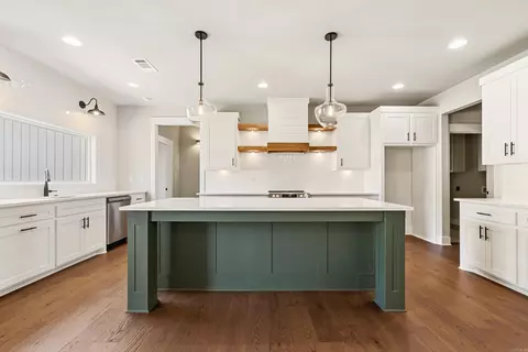 Kitchen - 9714 Gunter Loop, Benton, AR 72019 photo 1 of 4