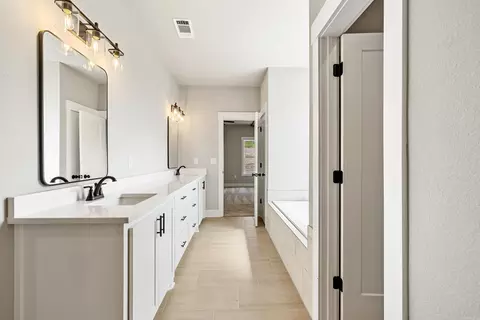 Entry Way - 9714 Gunter Loop, Benton, AR 72019 photo 4 of 4