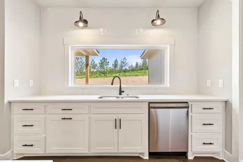 Kitchen - 9714 Gunter Loop, Benton, AR 72019 photo 4 of 4