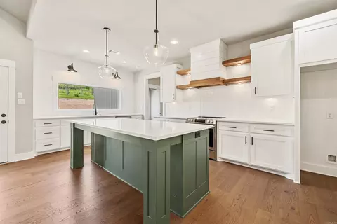 Kitchen - 9714 Gunter Loop, Benton, AR 72019 photo 3 of 4