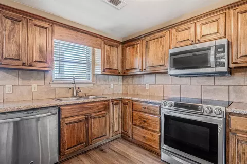 Kitchen - 53 Eaglebrook, Conway, AR 72032 photo 1 of 3