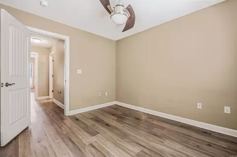 Bedroom - 53 Eaglebrook, Conway, AR 72032 photo 2 of 5