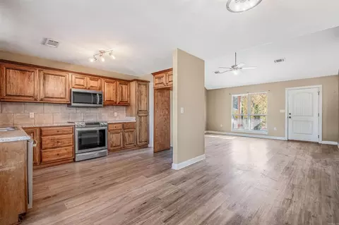 Living - 53 Eaglebrook, Conway, AR 72032 photo 4 of 5