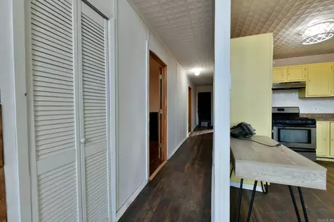 Entry Way - 183 Polk Road 68, Mena, AR 71953 photo 1 of 1