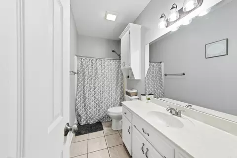 Bath - 43 Gleneagle Dr, Cabot, AR 72023 photo 4 of 4