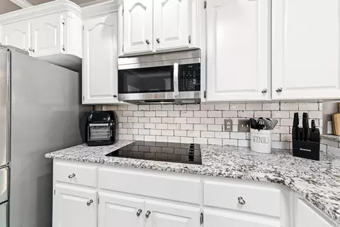Kitchen - 43 Gleneagle Dr, Cabot, AR 72023 photo 5 of 5