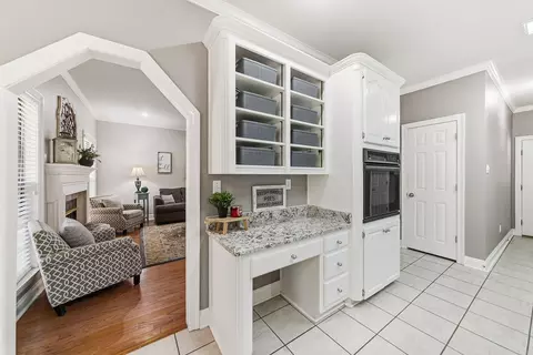 Entry Way - 43 Gleneagle Dr, Cabot, AR 72023 photo 5 of 7