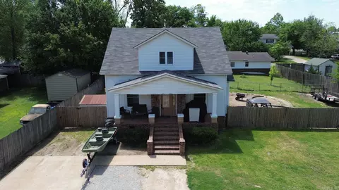 1210 W Emerson St, Paragould, AR 72450