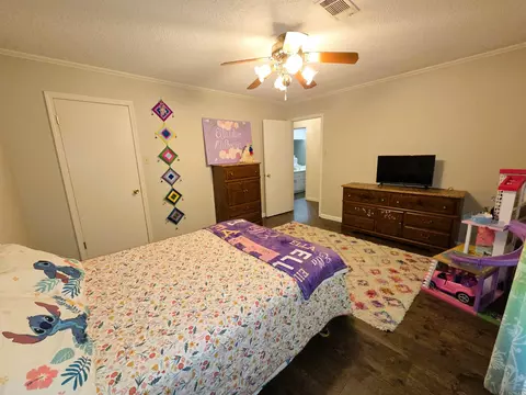 Bedroom - 12 Elmwood Cir, Pine Bluff, AR 71603 photo 5 of 7