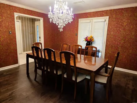Dining - 12 Elmwood Cir, Pine Bluff, AR 71603 photo 3 of 5