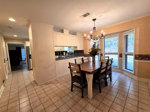 Dining - 12 Elmwood Cir, Pine Bluff, AR 71603 photo 4 of 5