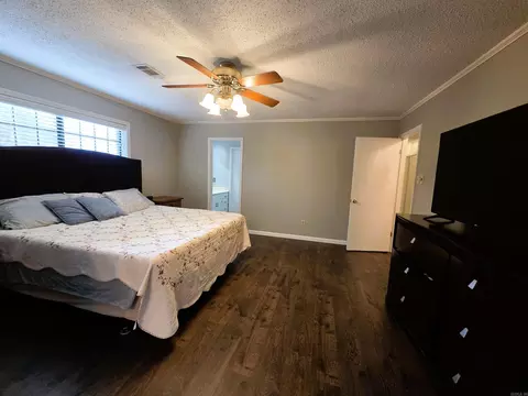 Bedroom - 12 Elmwood Cir, Pine Bluff, AR 71603 photo 2 of 7