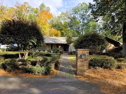 Exterior - 12 Elmwood Cir, Pine Bluff, AR 71603 photo 2 of 11