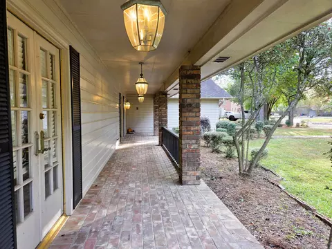 Exterior - 12 Elmwood Cir, Pine Bluff, AR 71603 photo 7 of 11