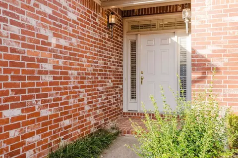 Entry Way - 4012 Mockingbird Cv, Benton, AR 72015 photo 1 of 2