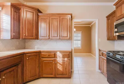 Kitchen - 4012 Mockingbird Cv, Benton, AR 72015 photo 4 of 5