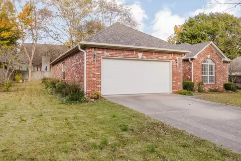 Exterior - 4012 Mockingbird Cv, Benton, AR 72015 photo 2 of 9