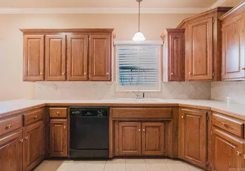 Kitchen - 4012 Mockingbird Cv, Benton, AR 72015 photo 5 of 5