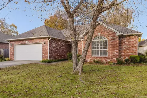 Exterior - 4012 Mockingbird Cv, Benton, AR 72015 photo 3 of 9