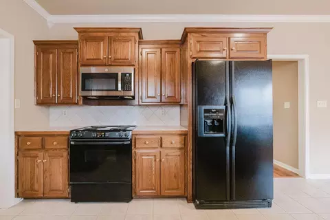 Kitchen - 4012 Mockingbird Cv, Benton, AR 72015 photo 3 of 5