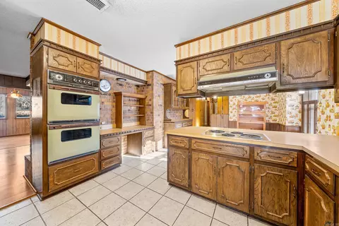 Kitchen - 115 Heritage Pl, De Queen, AR 71832 photo 4 of 5