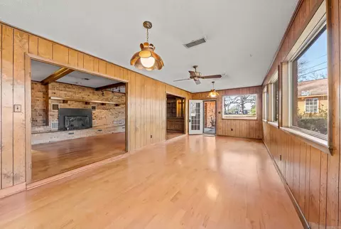 Living - 115 Heritage Pl, De Queen, AR 71832 photo 1 of 6