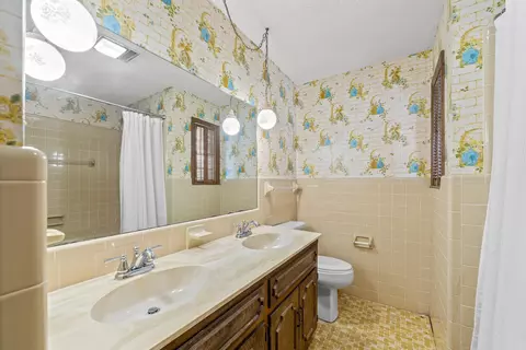 Bath - 115 Heritage Pl, De Queen, AR 71832 photo 4 of 5