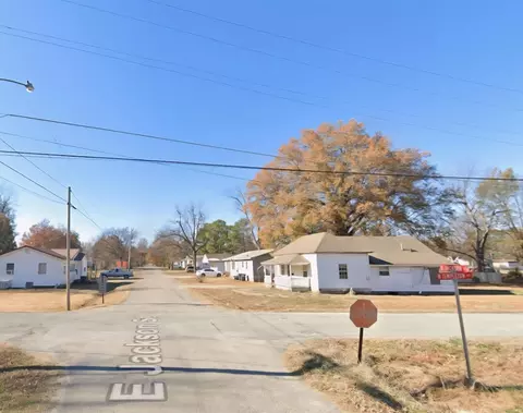 808 E Jackson St, Piggott, AR 72454 photo 4