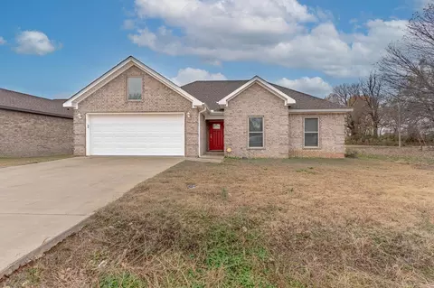 105 Redwood Dr, Bono, AR 72416