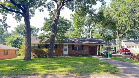 7701 Apache Rd, Little Rock, AR 72205
